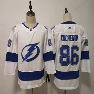 Boern-NHL-Tampa-Bay-Lightning-Ishockey-Troeje-Nikita-Kucherov-86-2018-19-Hvid-Authentic