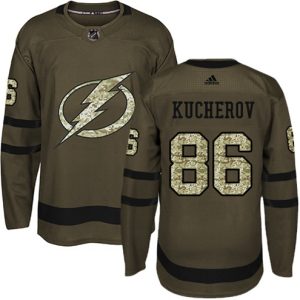 Boern-NHL-Tampa-Bay-Lightning-Ishockey-Troeje-Nikita-Kucherov-86-Authentic-Groen-Salute-to-Service
