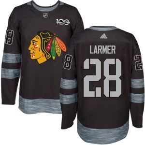 Maend-NHL-Chicago-Blackhawks-Troeje-Steve-Larmer-28-Premier-Sort-1917-2017-100th-Anniversary