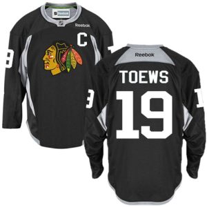 NHL-Jonathan-Toews-Authentic-Maend-Sort-Reebok-Chicago-Blackhawks-Troeje-19-Practice