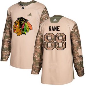 NHL-Patrick-Kane-Authentic-Maend-Camo-Chicago-Blackhawks-Troeje-88-Veterans-Day-Practice